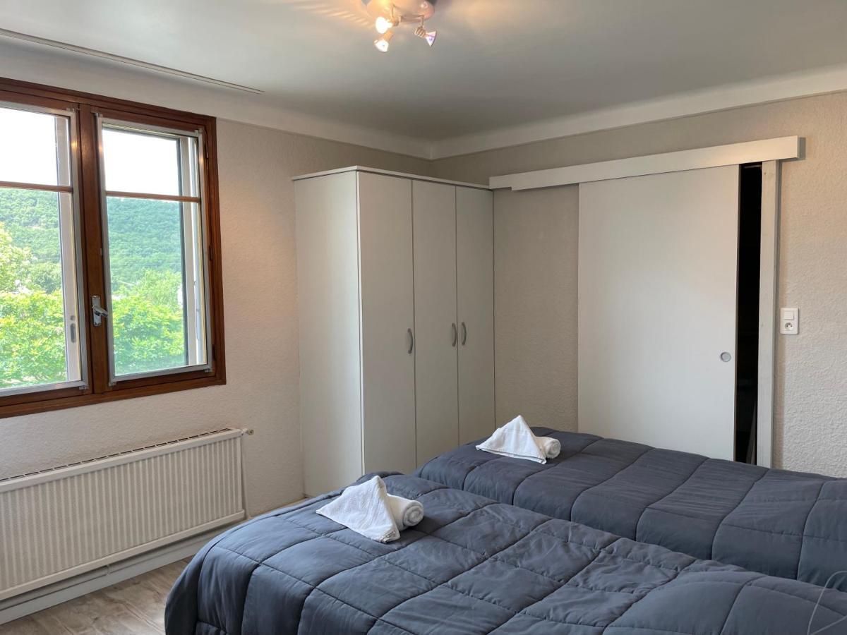 Hotel Les Chenes Систерон Екстериор снимка