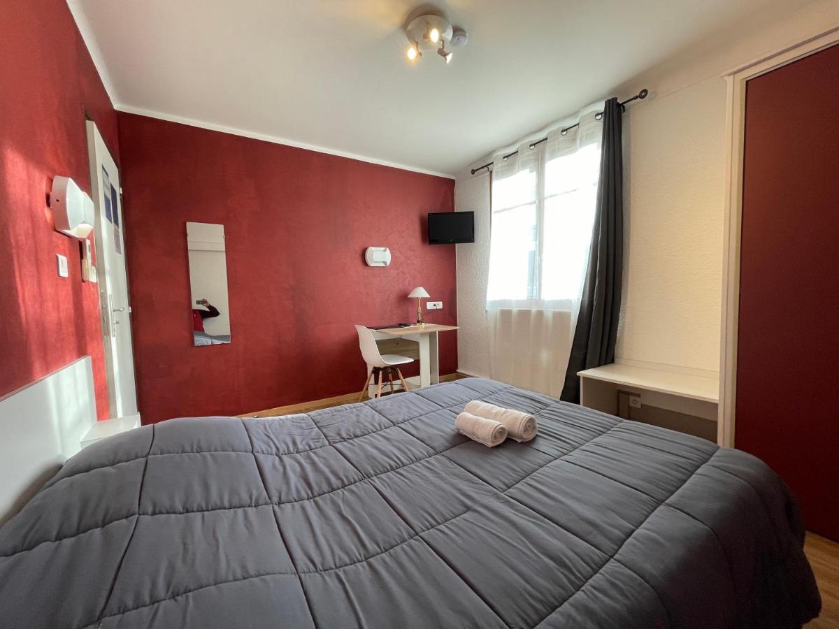 Hotel Les Chenes Систерон Екстериор снимка