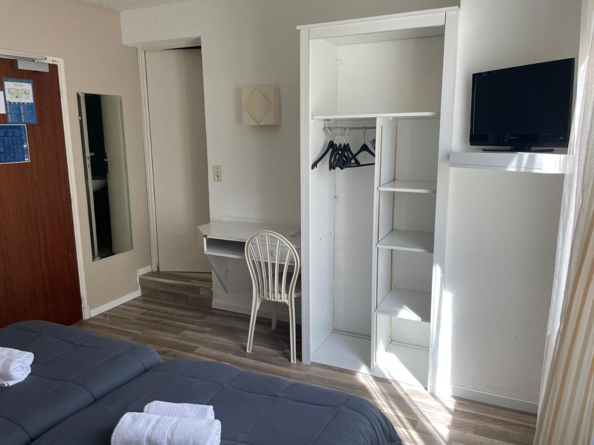 Hotel Les Chenes Систерон Екстериор снимка