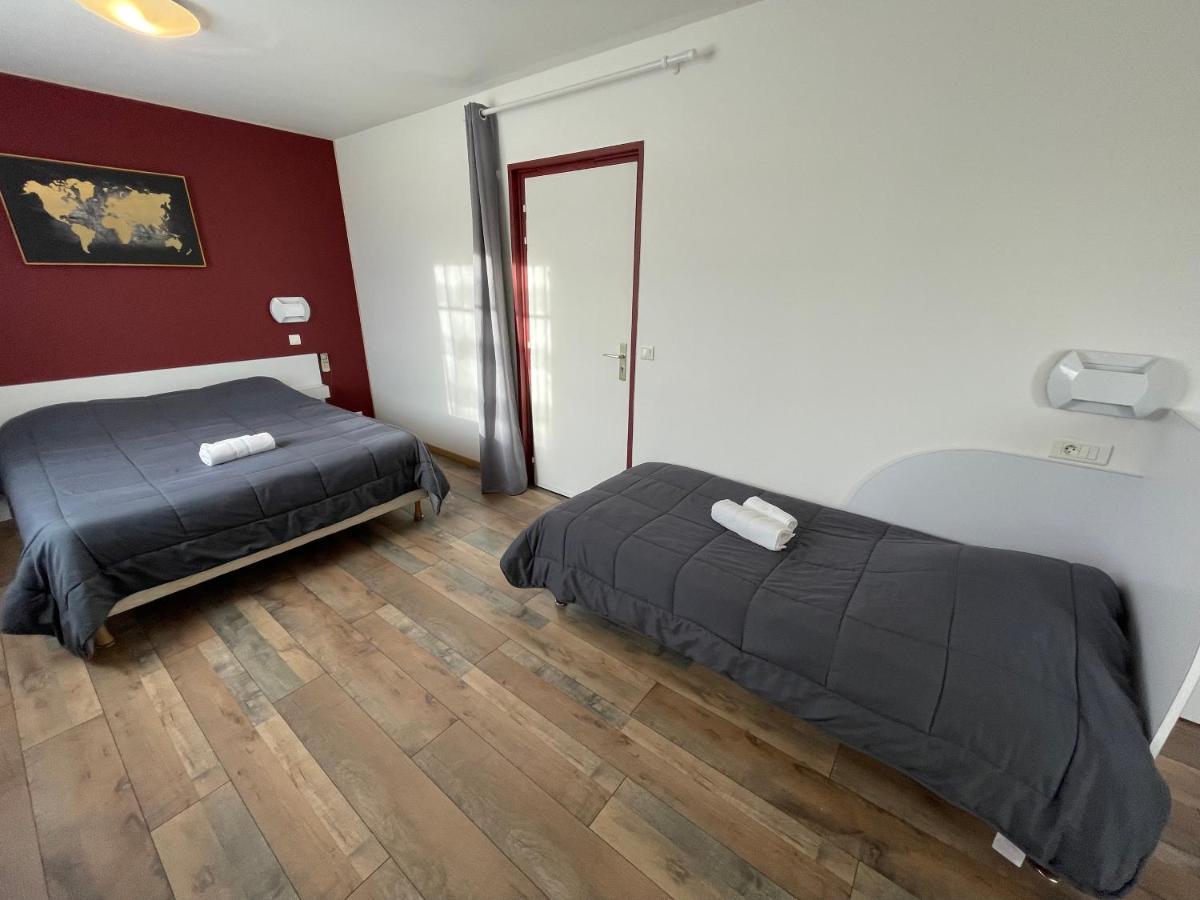 Hotel Les Chenes Систерон Екстериор снимка