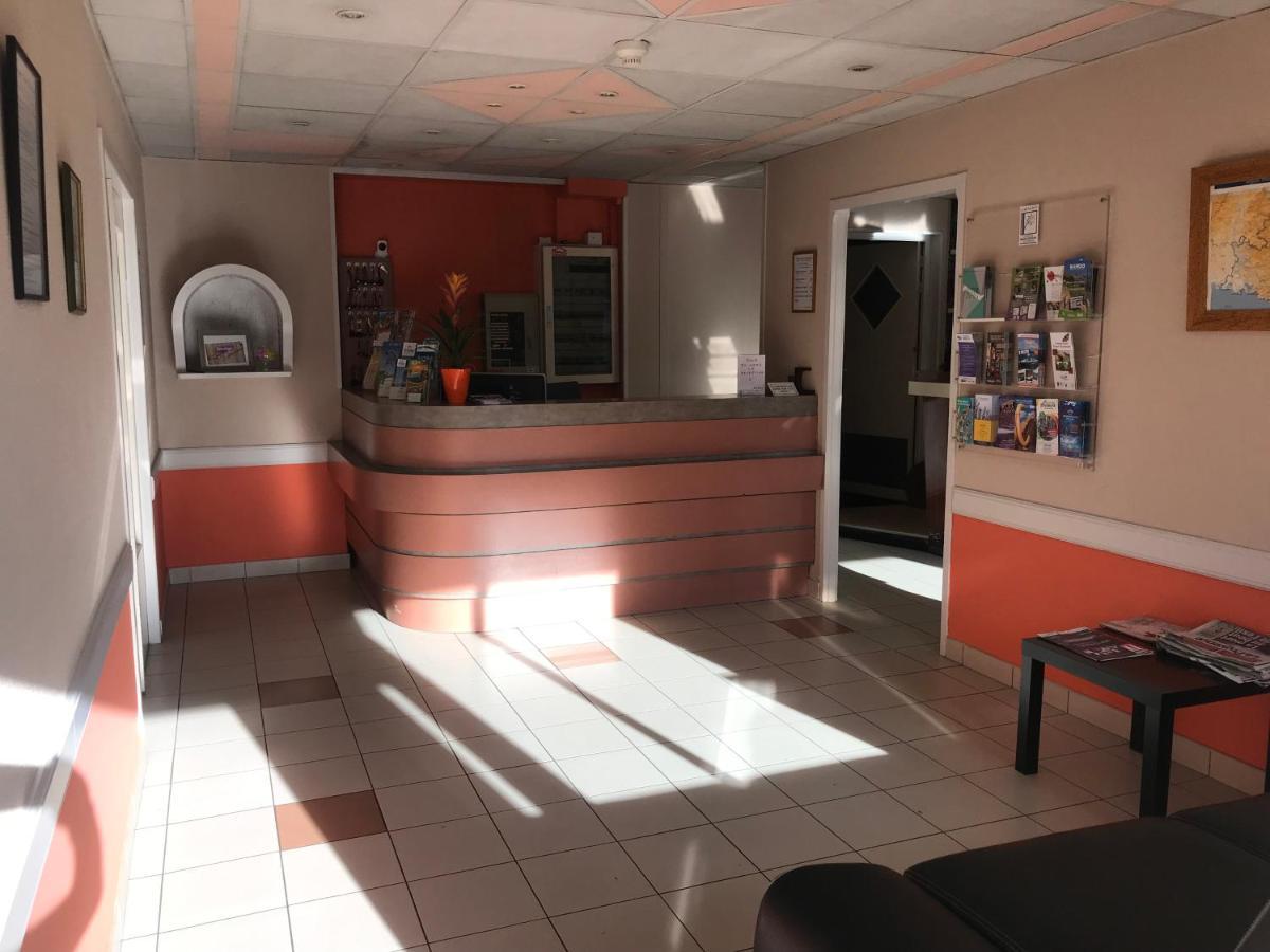 Hotel Les Chenes Систерон Екстериор снимка