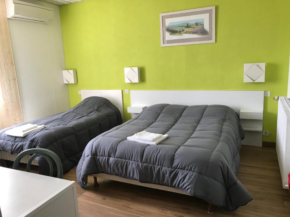 Hotel Les Chenes Систерон Екстериор снимка