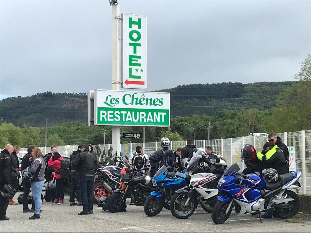 Hotel Les Chenes Систерон Екстериор снимка